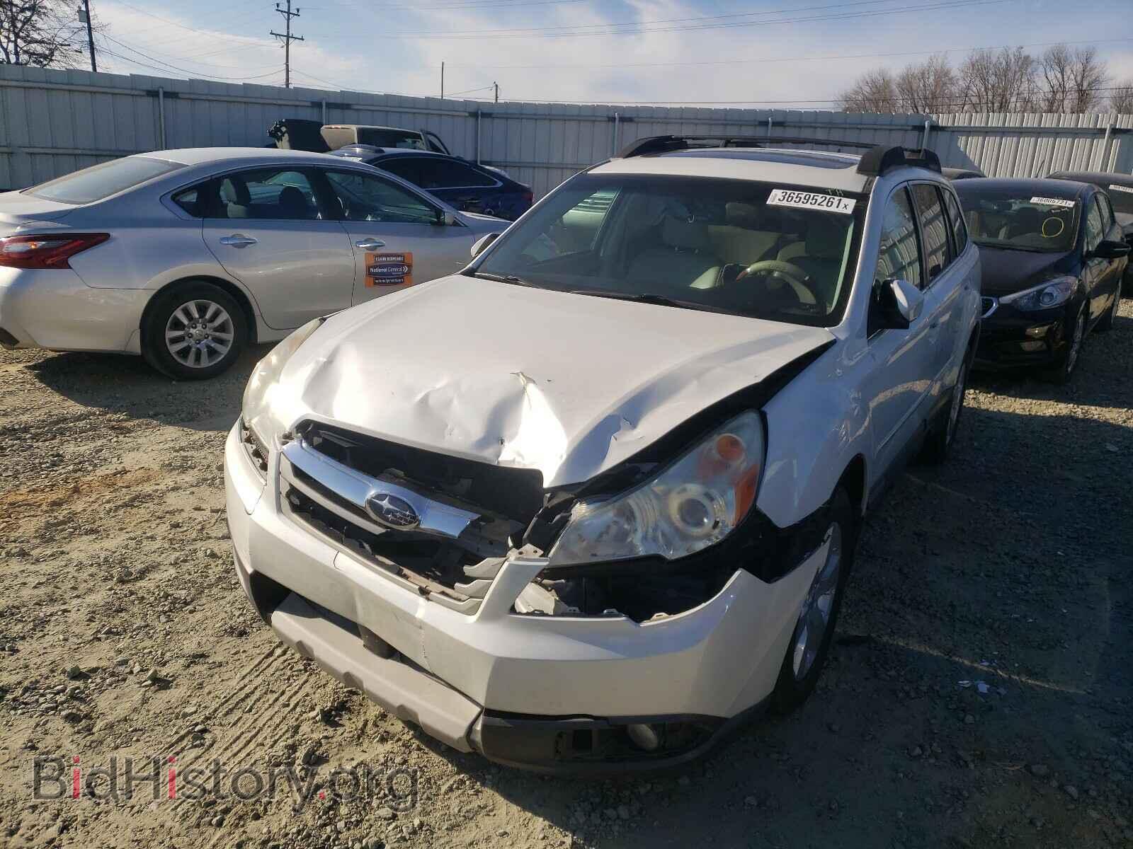 2011 SUBARU OUTBACK - VIN: 4S4BRBKC6B3422935 - Photo 2