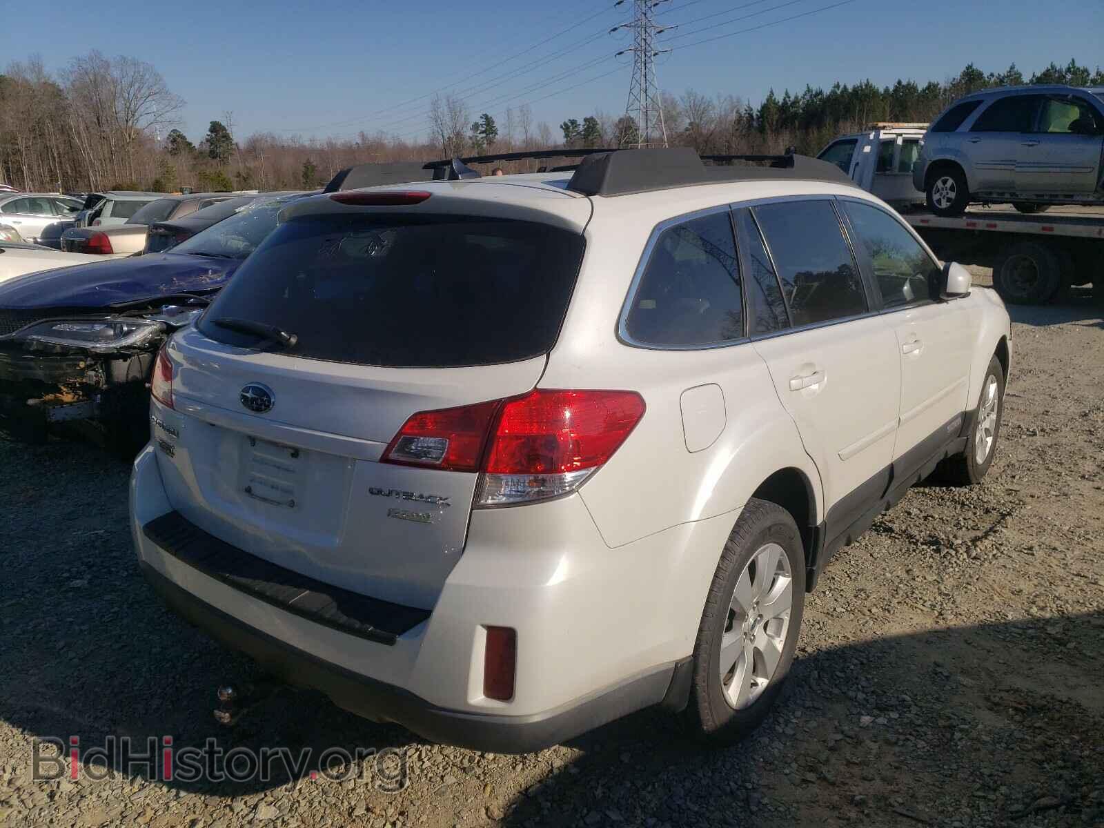 2011 SUBARU OUTBACK - VIN: 4S4BRBKC6B3422935 - Photo 4