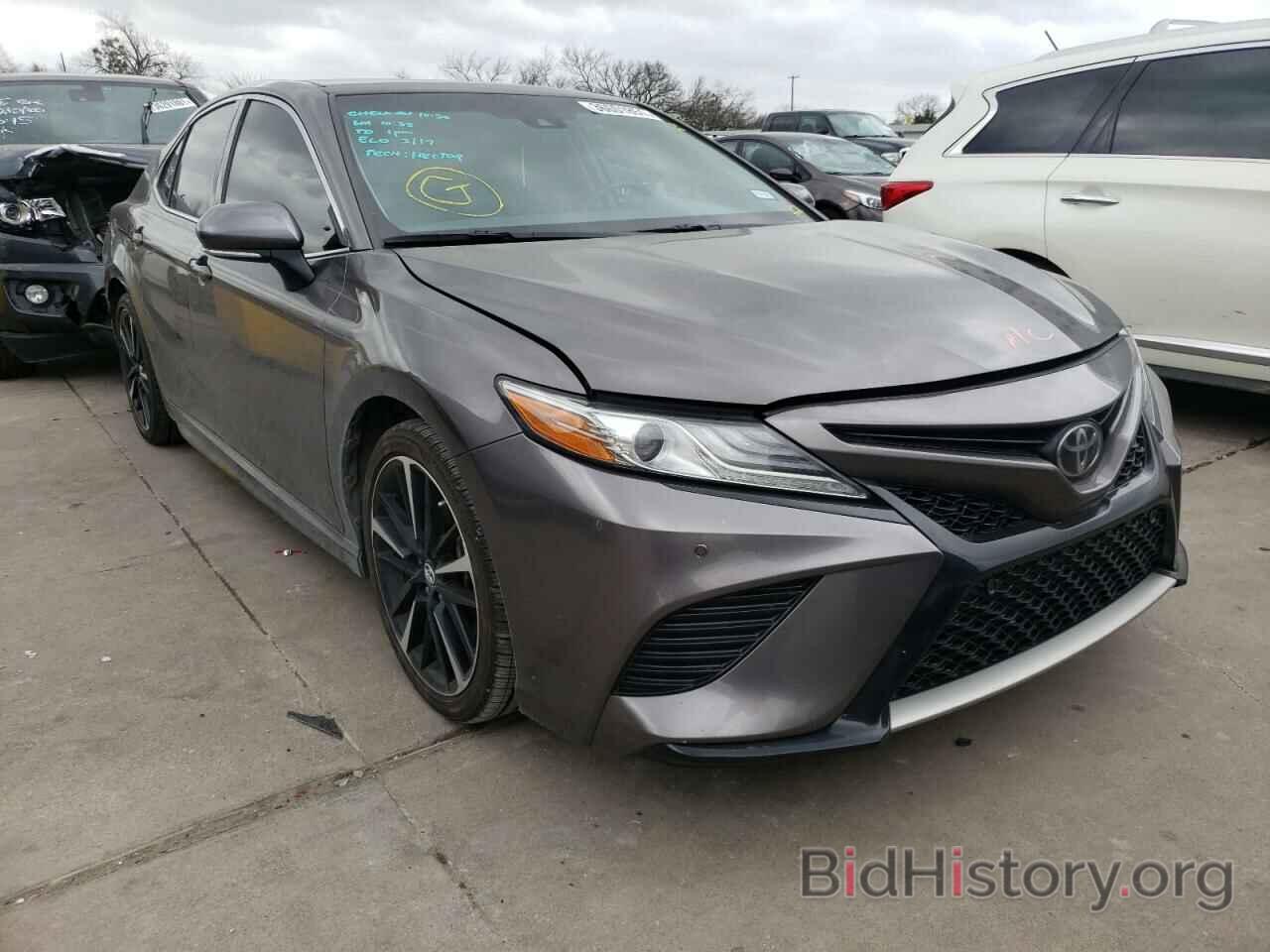 Photo 4T1B61HK5JU103066 - TOYOTA CAMRY 2018