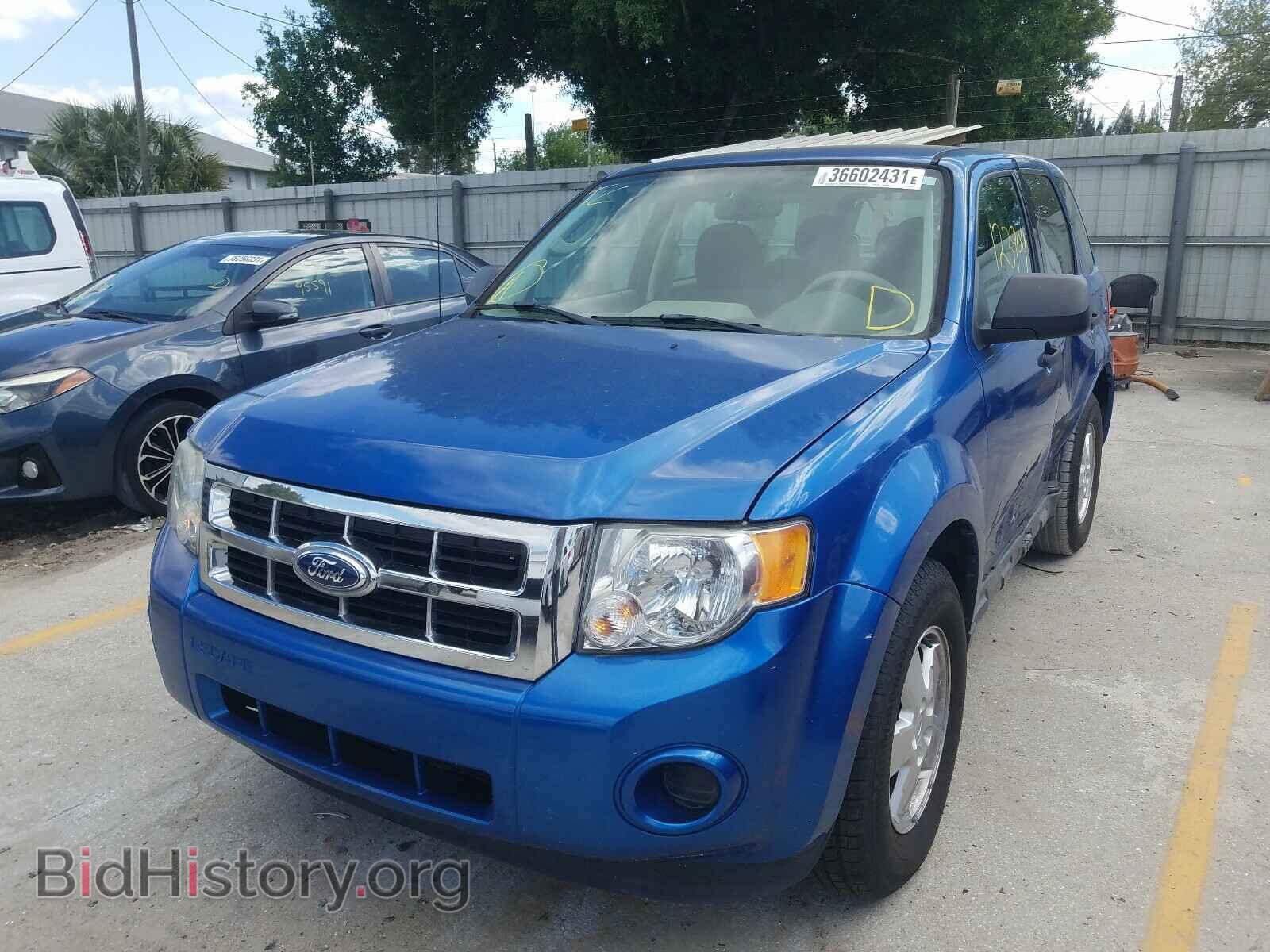 2011 FORD ESCAPE - VIN: 1FMCU0C73BKC21962 - Фото 2