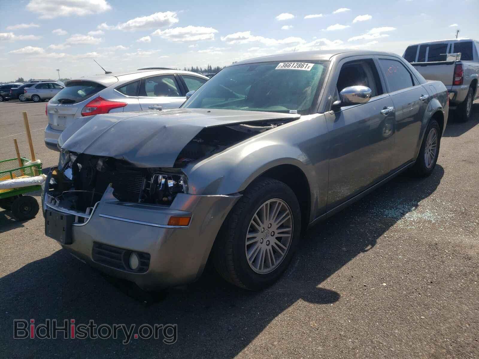 2010 CHRYSLER 300 - VIN: 2C3CA4CD6AH318853 - Фото 2