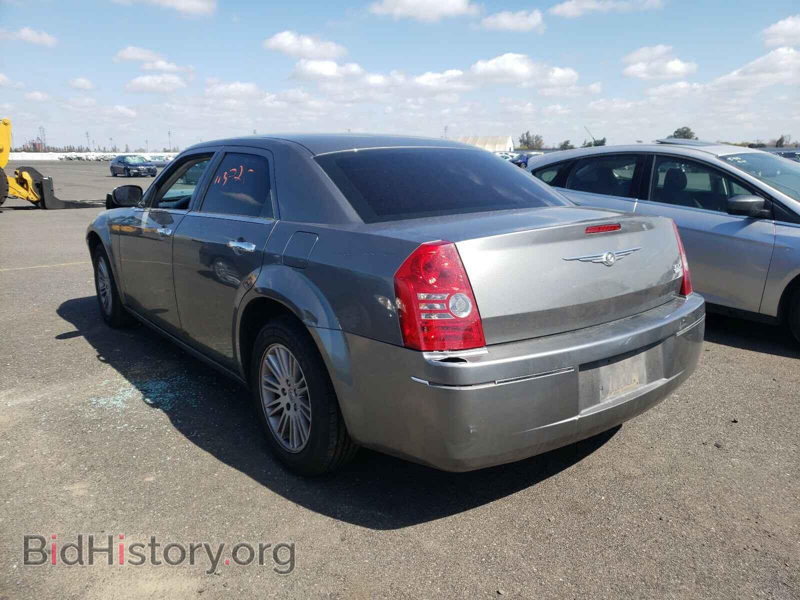 2010 CHRYSLER 300 - VIN: 2C3CA4CD6AH318853 - Фото 3
