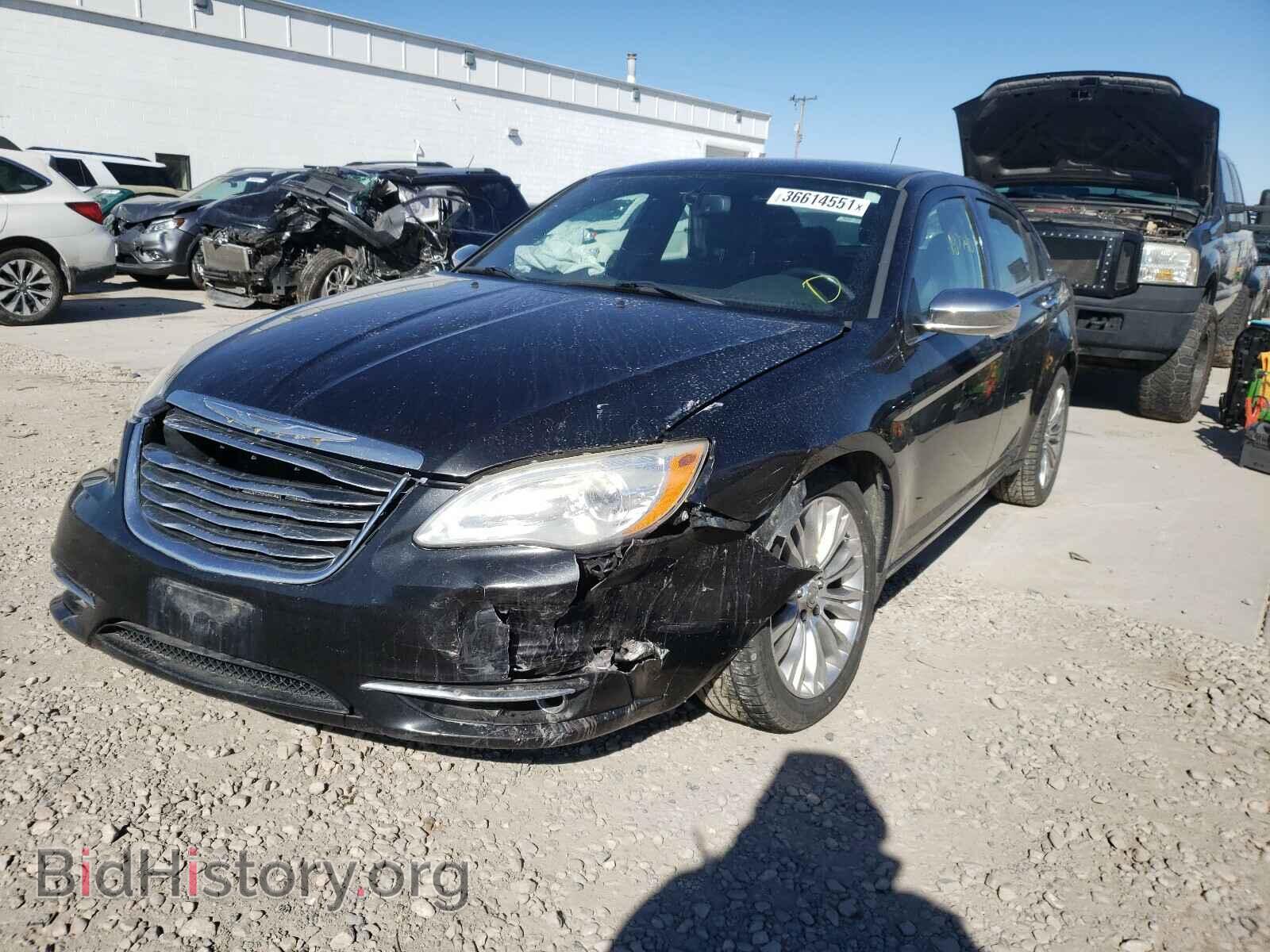 2011 CHRYSLER 200 - VIN: 1C3BC2FG5BN517742 - Фото 2