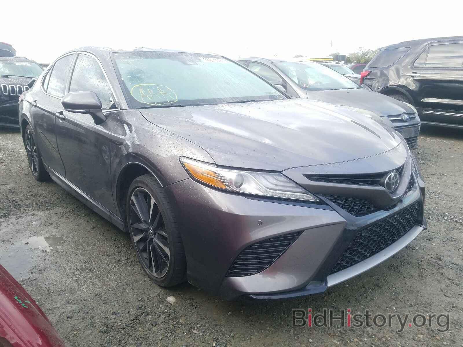 Photo 4T1B61HK0JU128327 - TOYOTA CAMRY 2018