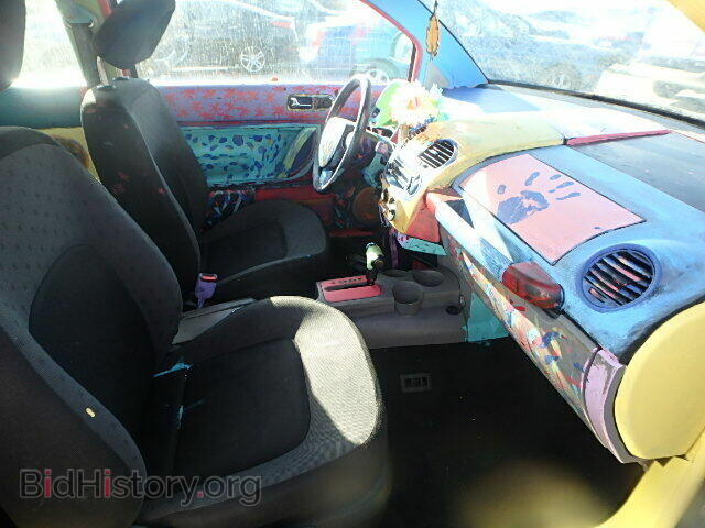 2000 VOLKSWAGEN BEETLE - VIN: 3VWBC21C7YM478832 - Фото 5