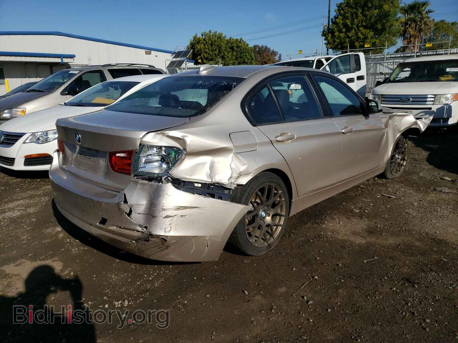 2013 BMW 3 SERIES - VIN: WBA3A5C52DF356092 - Фото 4