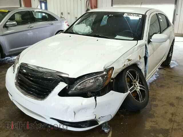 2013 CHRYSLER 200 - VIN: 1C3CCBBG8DN718015 - Фото 2