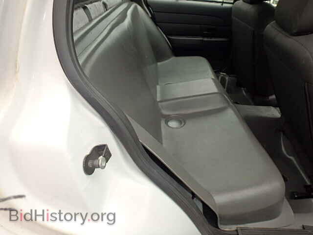 2011 FORD CROWN VIC - VIN: 2FABP7BV3BX105633 - Фото 6