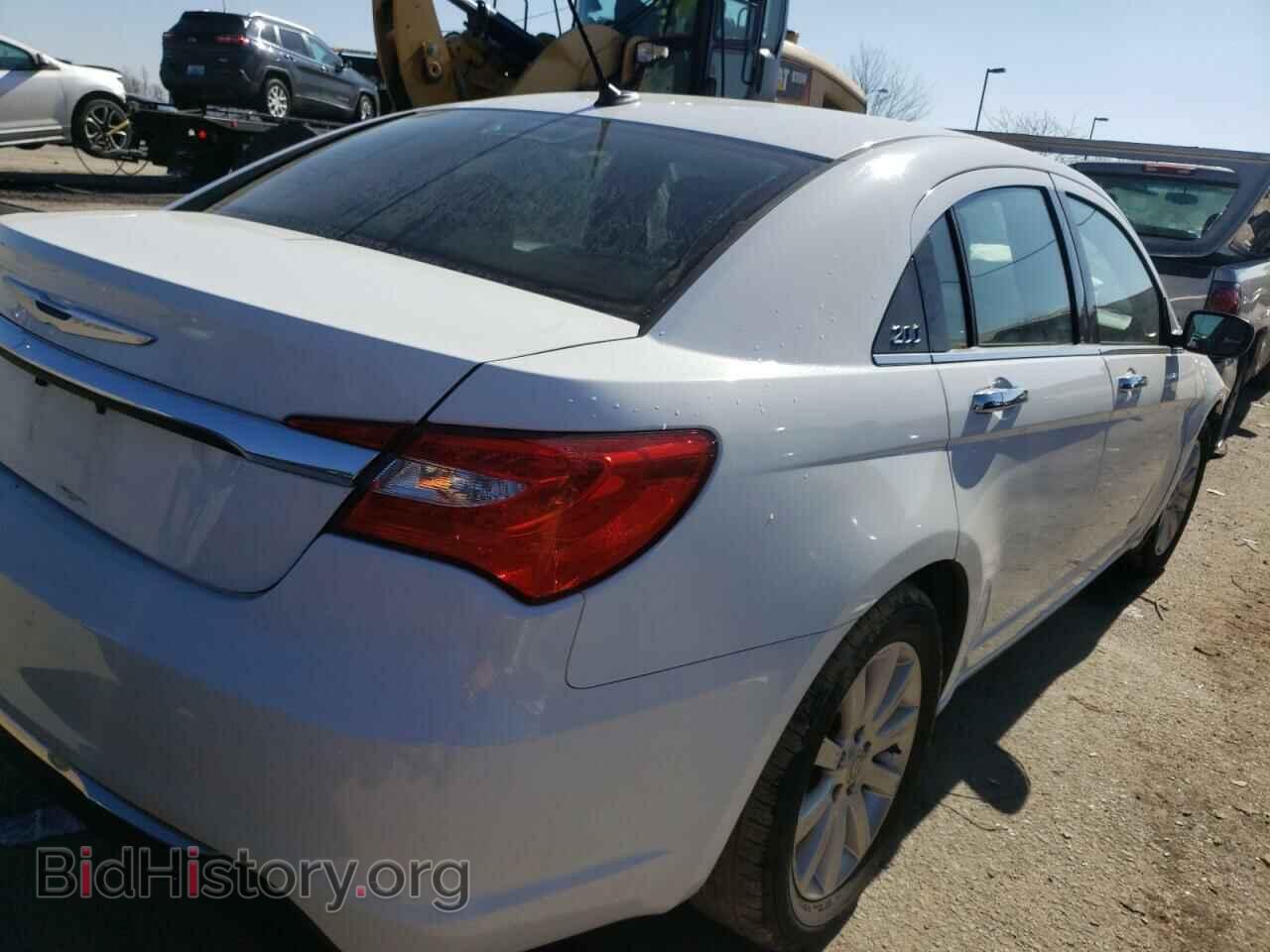 2013 CHRYSLER 200 - VIN: 1C3CCBCG4DN514973 - Photo 4