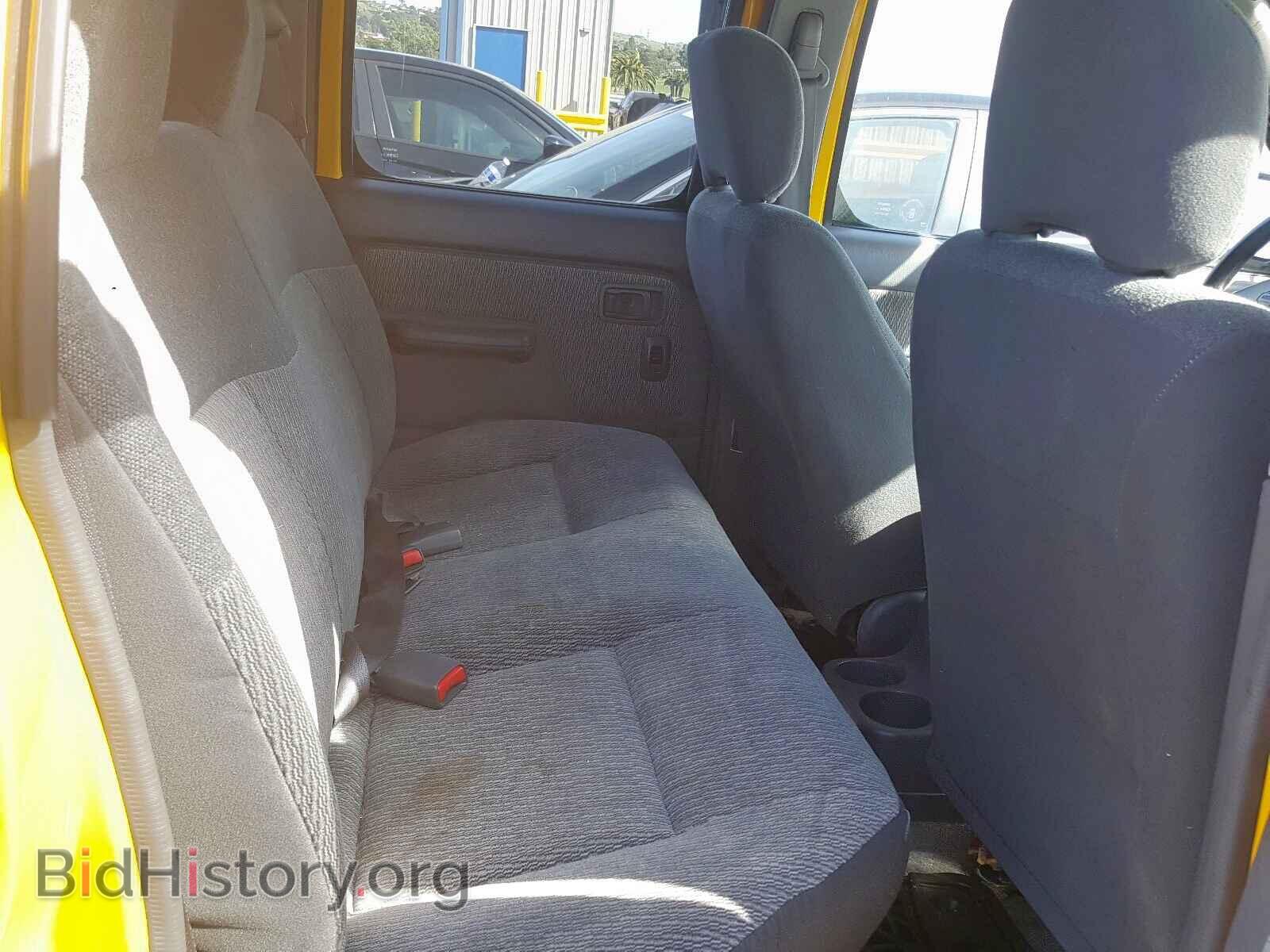 2000 NISSAN FRONTIER - VIN: 1N6ED27T0YC317564 - Фото 6
