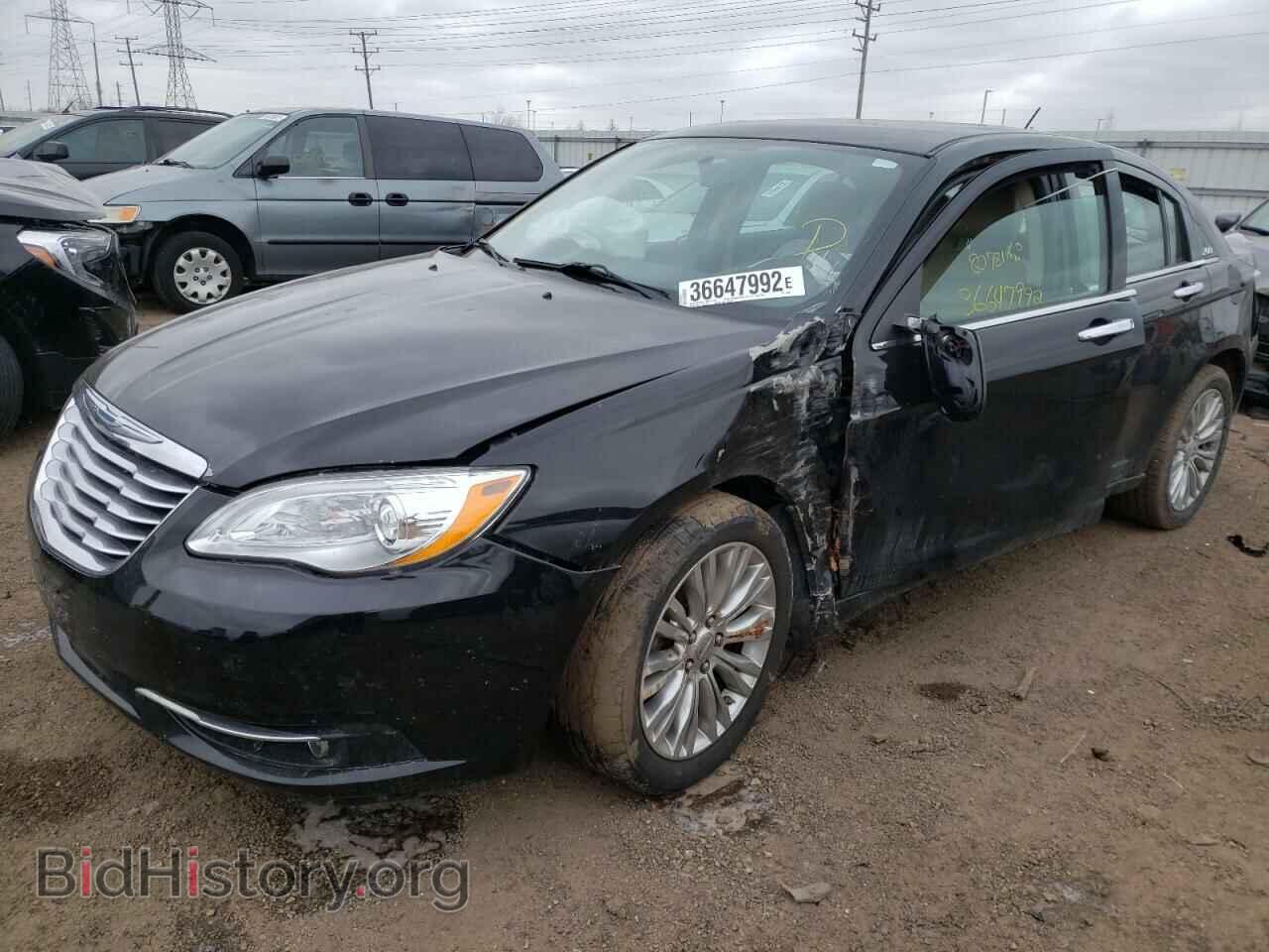 2012 CHRYSLER 200 - VIN: 1C3CCBCG8CN107947 - Фото 2