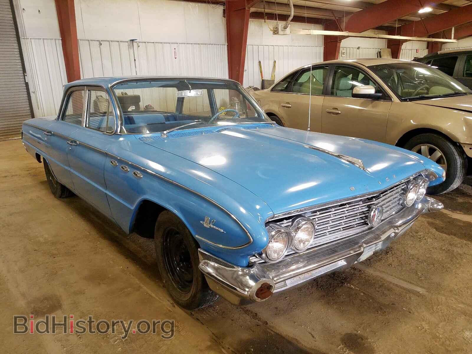 Photo 4H1060101 - BUICK LESABRE 1961