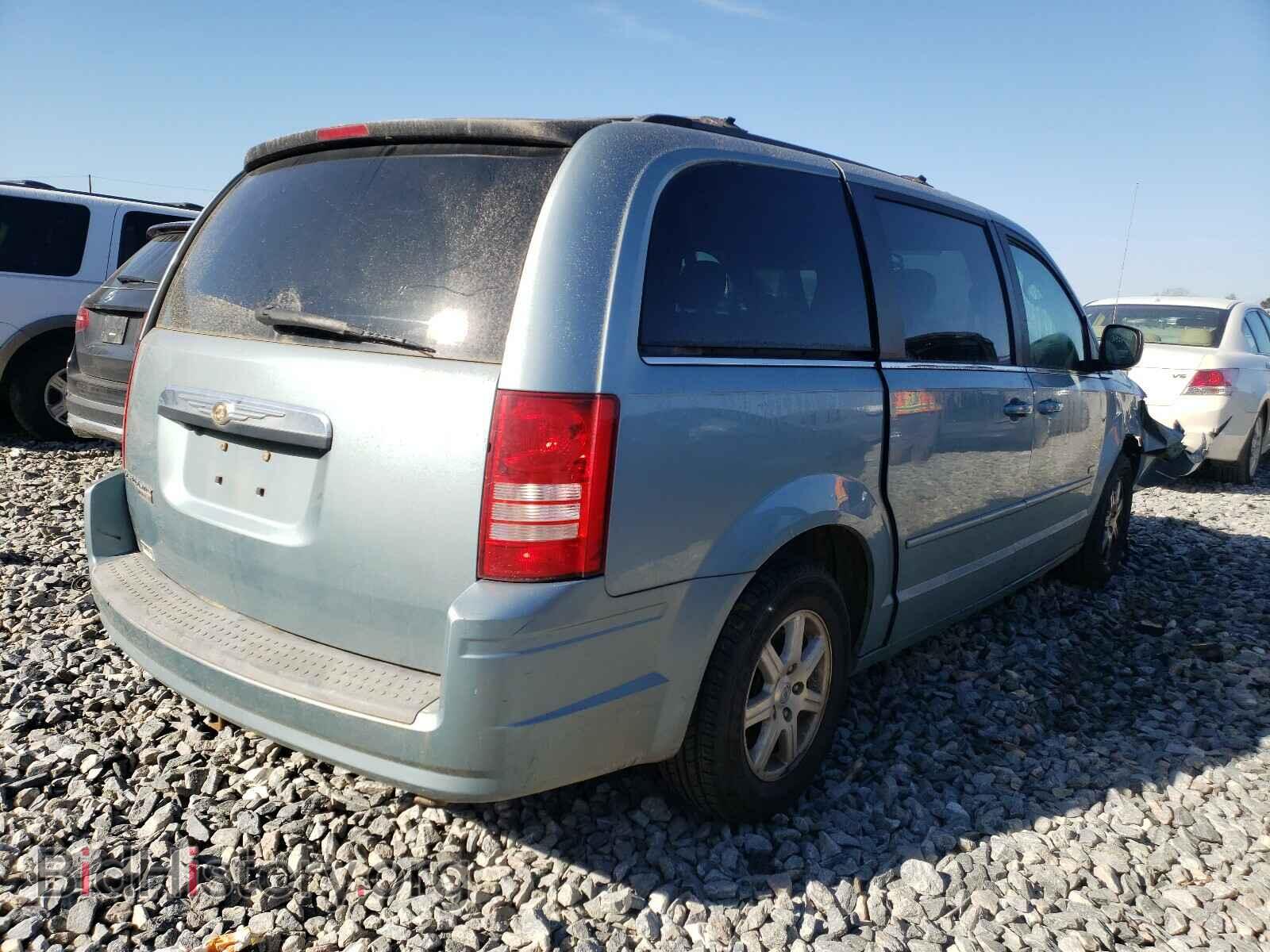 2008 CHRYSLER MINIVAN - VIN: 2A8HR54P58R828956 - Фото 4