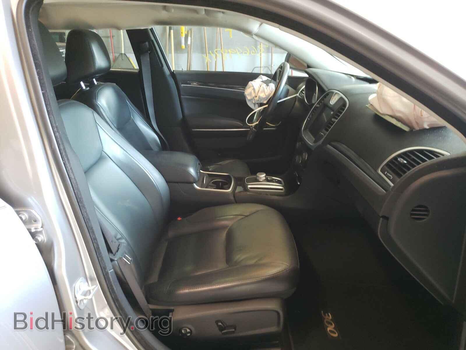 2016 CHRYSLER 300 - VIN: 2C3CCAAG8GH189545 - Фото 5