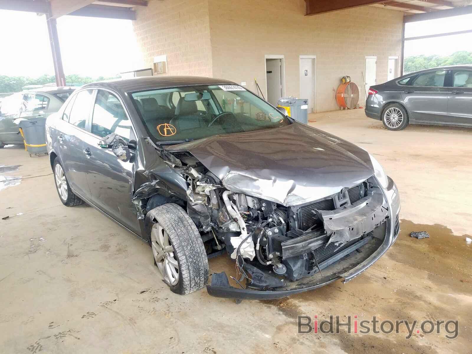 Photo 3VWRX7AJ2AM032303 - VOLKSWAGEN JETTA 2010