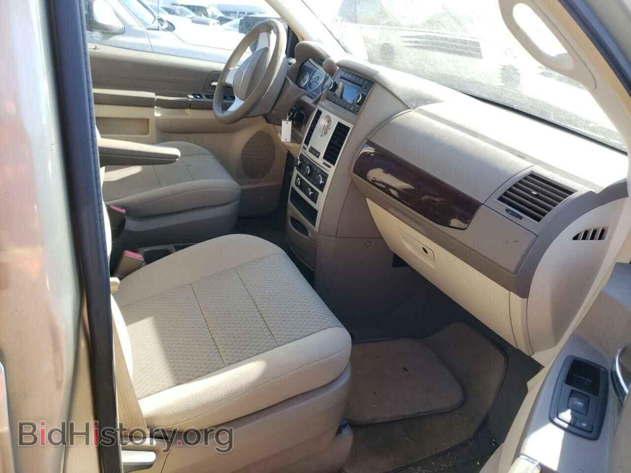 2010 CHRYSLER MINIVAN - VIN: 2A4RR2D15AR400343 - Фото 5