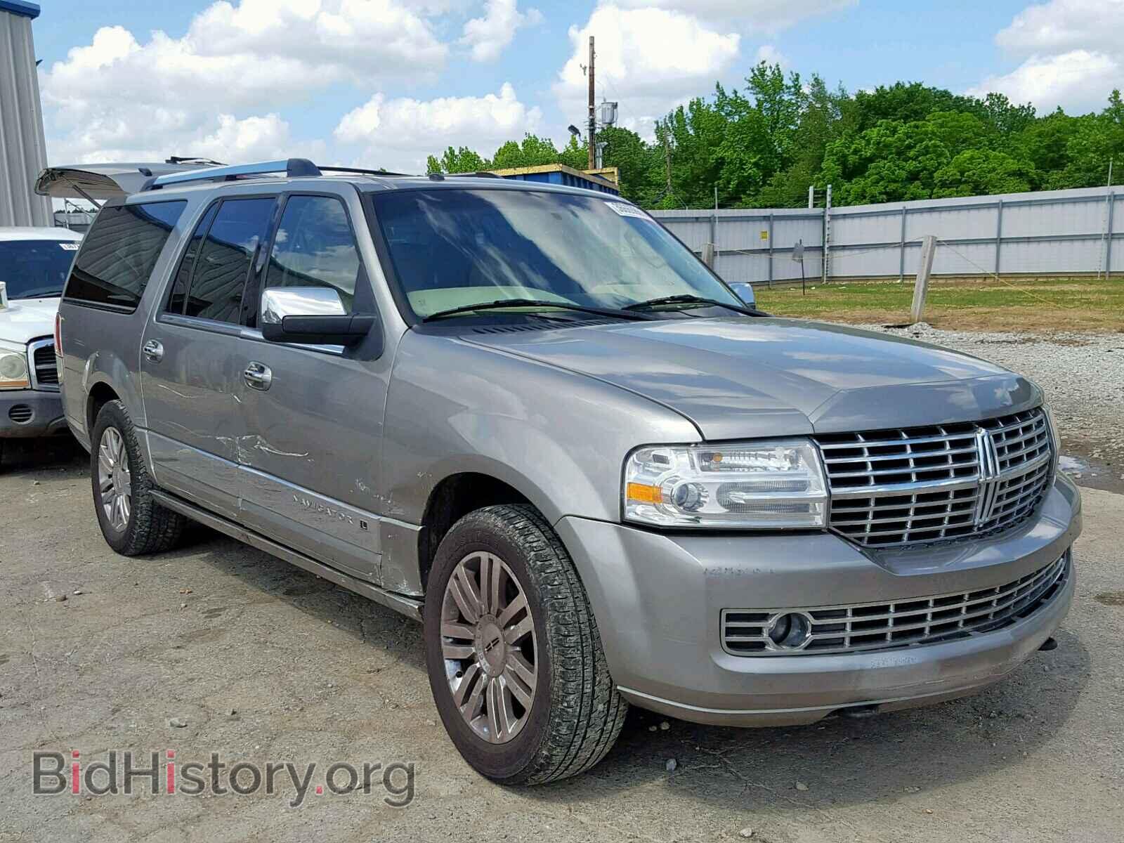 Photo 5LMFL28528LJ20740 - LINCOLN NAVIGATOR 2008
