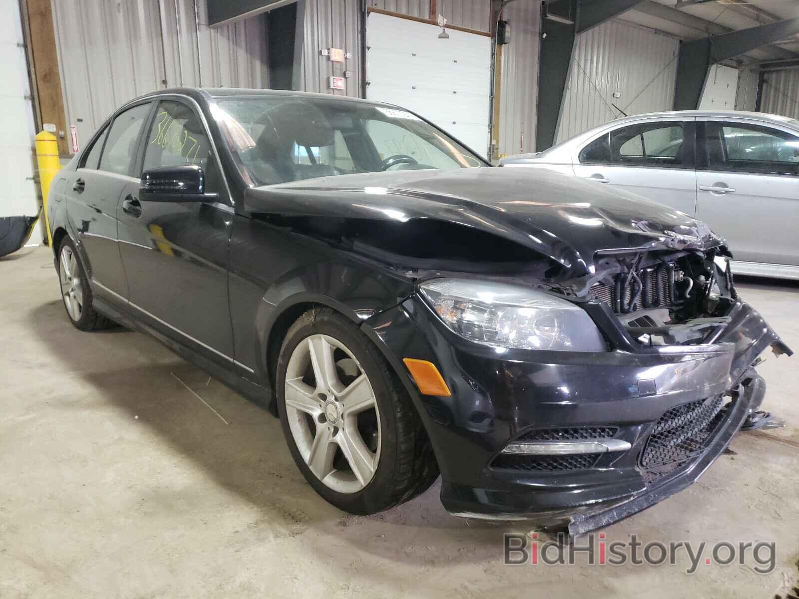 Photo WDDGF8BB1BR182404 - MERCEDES-BENZ C CLASS 2011