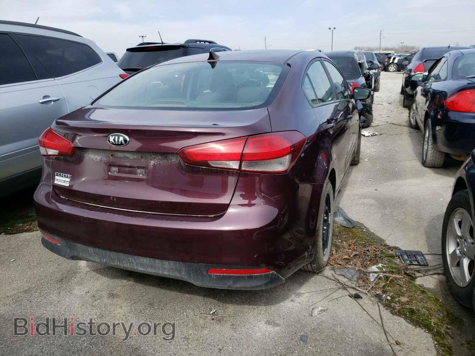 2017 KIA FORTE - VIN: 3KPFK4A76HE057460 - Фото 4