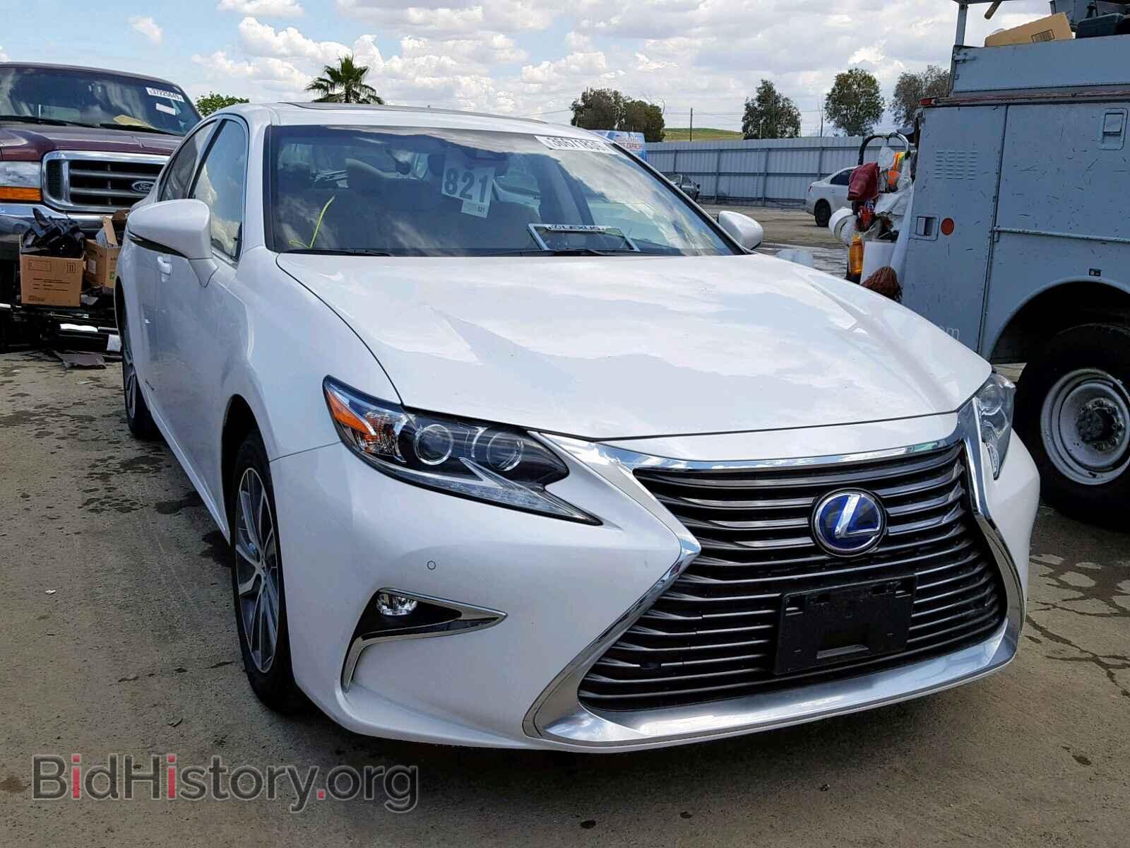 Фотография JTHBW1GG4J2186372 - LEXUS ES300 2018