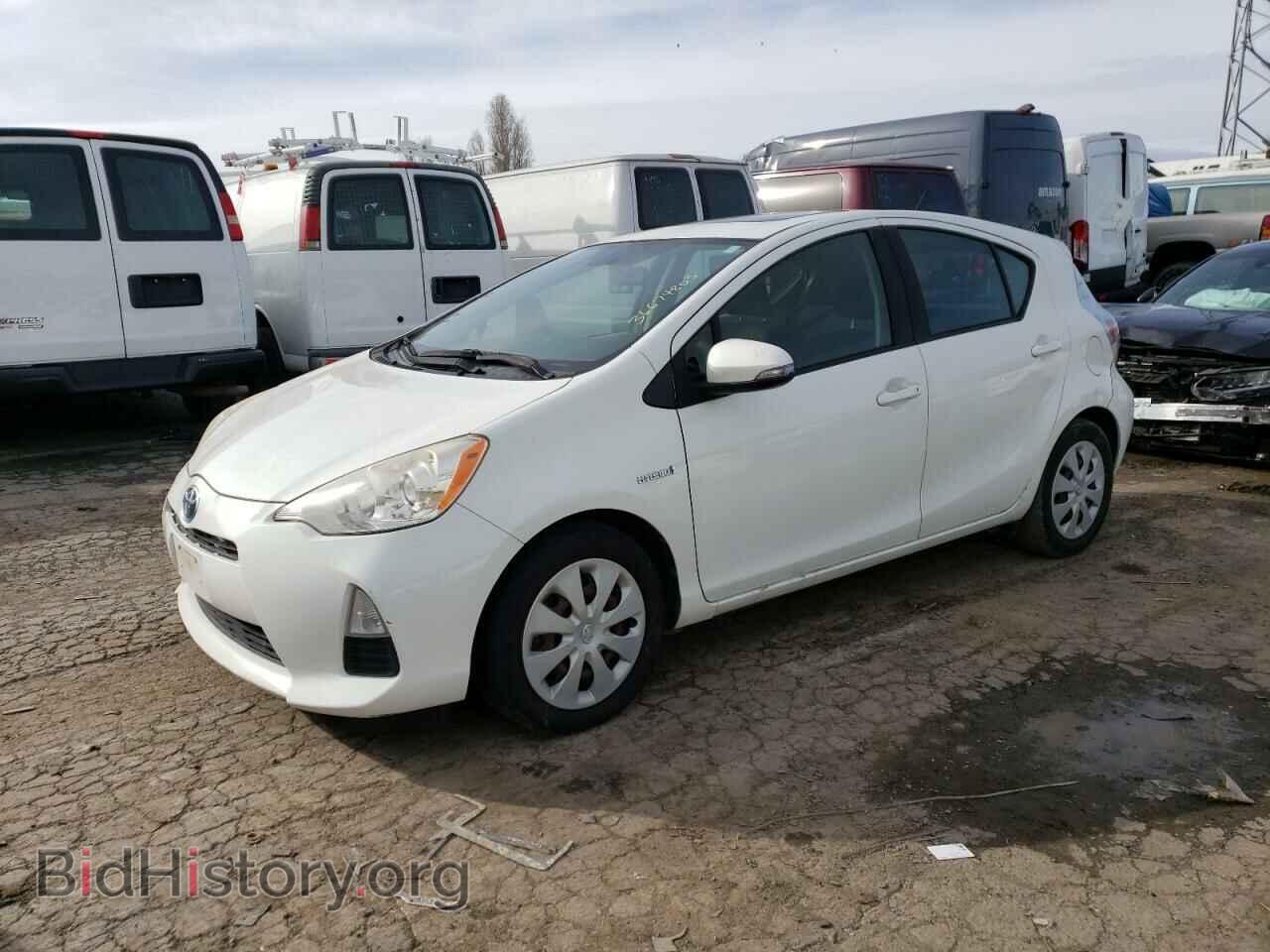 Фотография JTDKDTB32D1031479 - TOYOTA PRIUS 2013