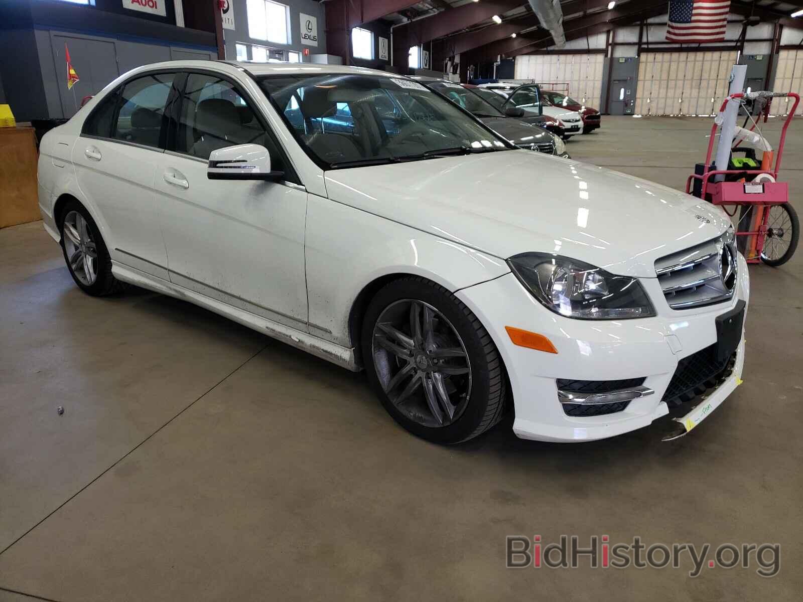 Photo WDDGF8BB1CR208730 - MERCEDES-BENZ C CLASS 2012