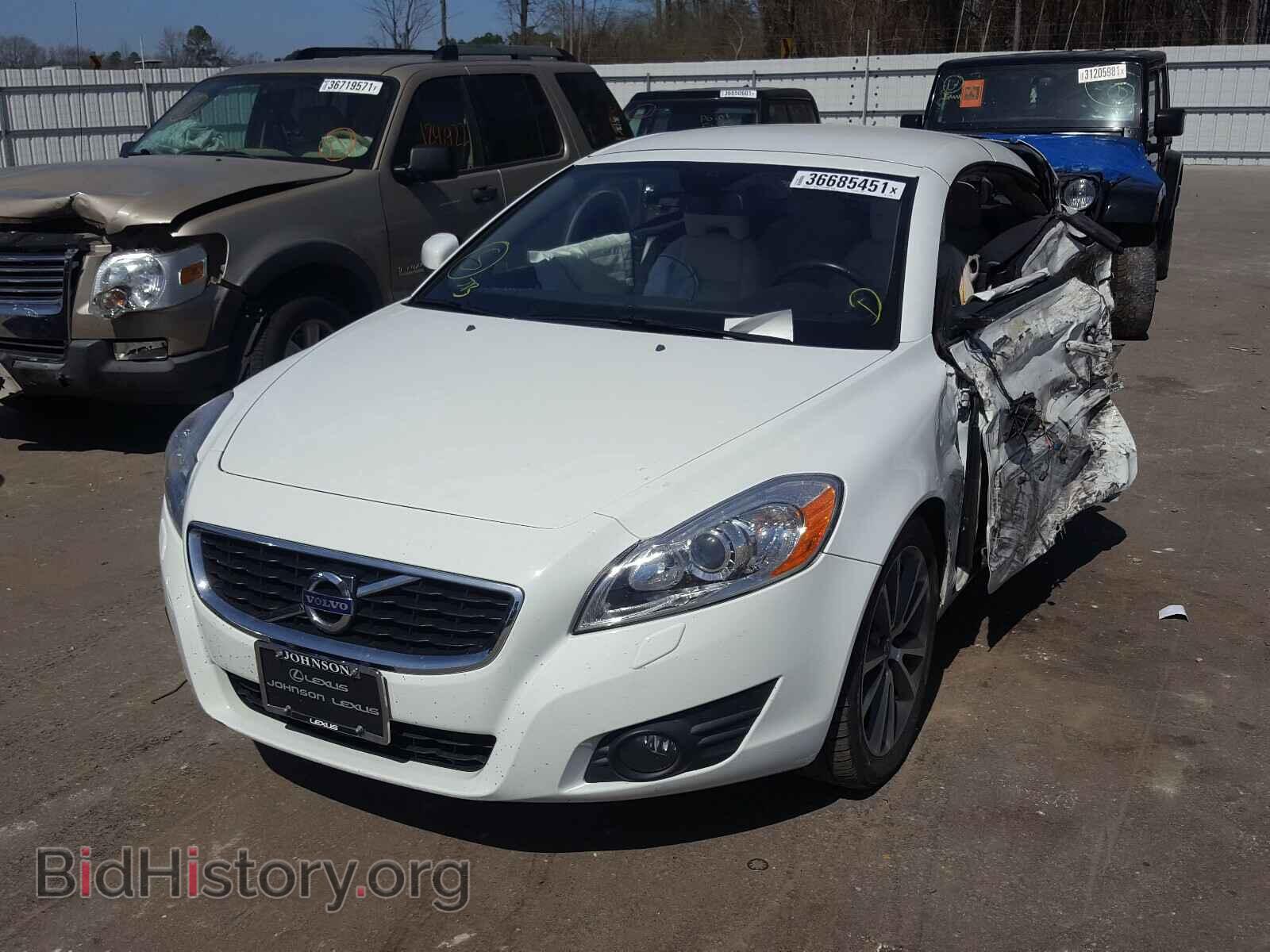 2012 VOLVO C70 - VIN: YV1672MC8CJ127030 - Фото 2