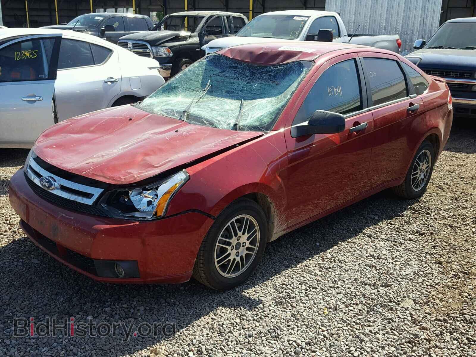 2011 FORD FOCUS - VIN: 1FAHP3FN3BW147941 - Photo 2