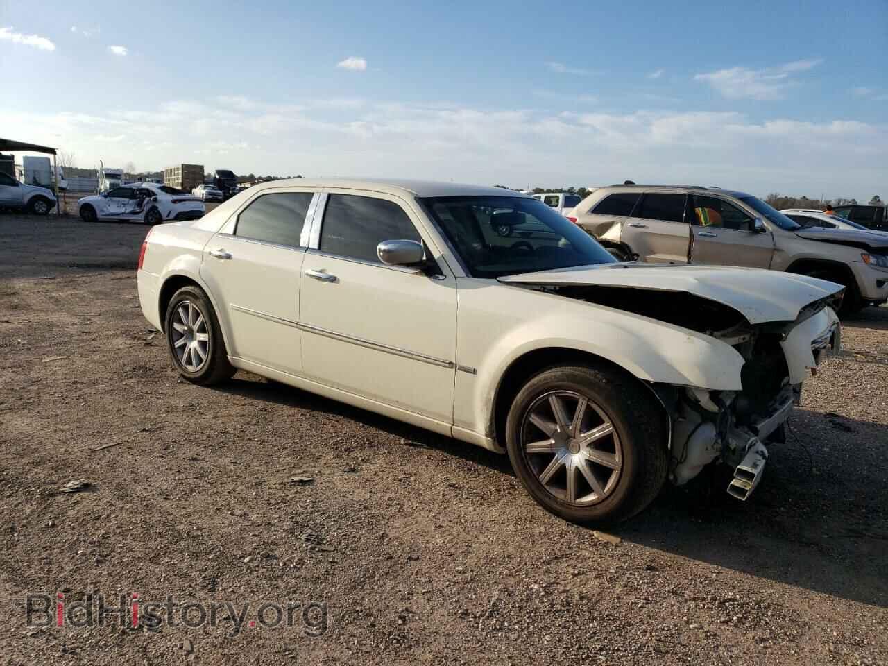 2010 CHRYSLER 300 - VIN: 2C3CA5CV2AH132449 - Фото 4
