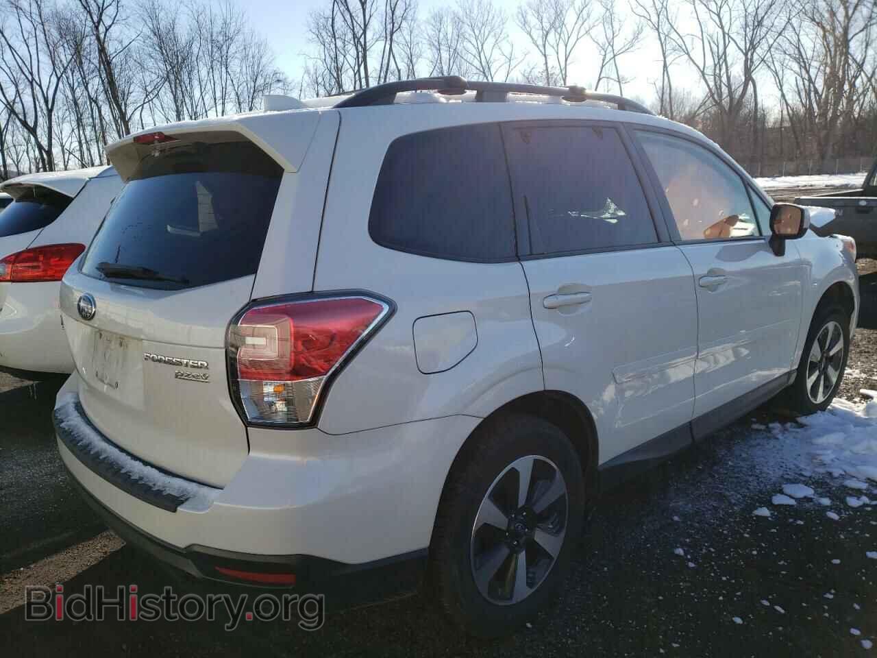 2017 SUBARU FORESTER - VIN: JF2SJAEC1HH449572 - Фото 4