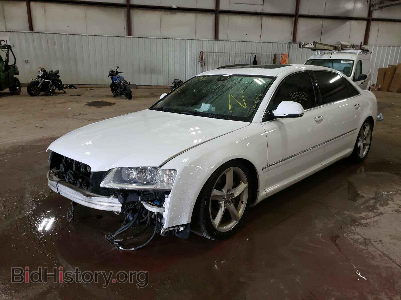 2010 AUDI A8 - VIN: WAURVAFA6AN009673 - Фото 2