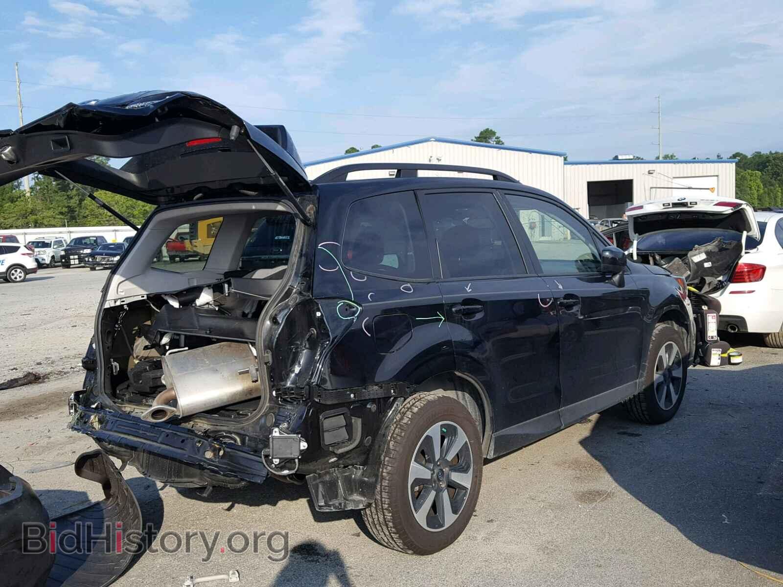 2017 SUBARU FORESTER - VIN: JF2SJAGC1HH588100 - Фото 4