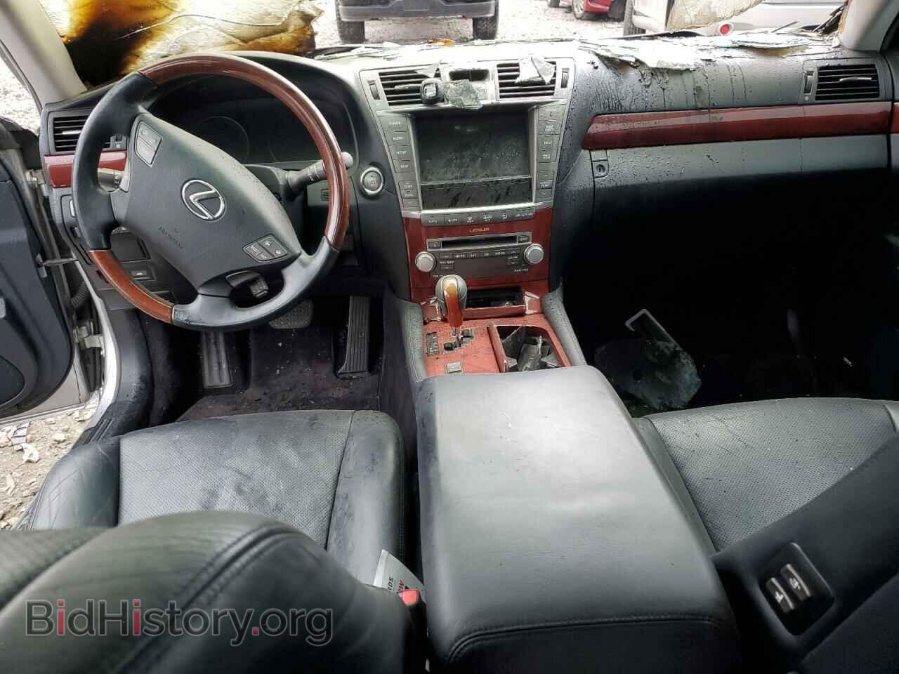 2011 LEXUS LS460 - VIN: JTHBL5EF4B5106837 - Photo 8