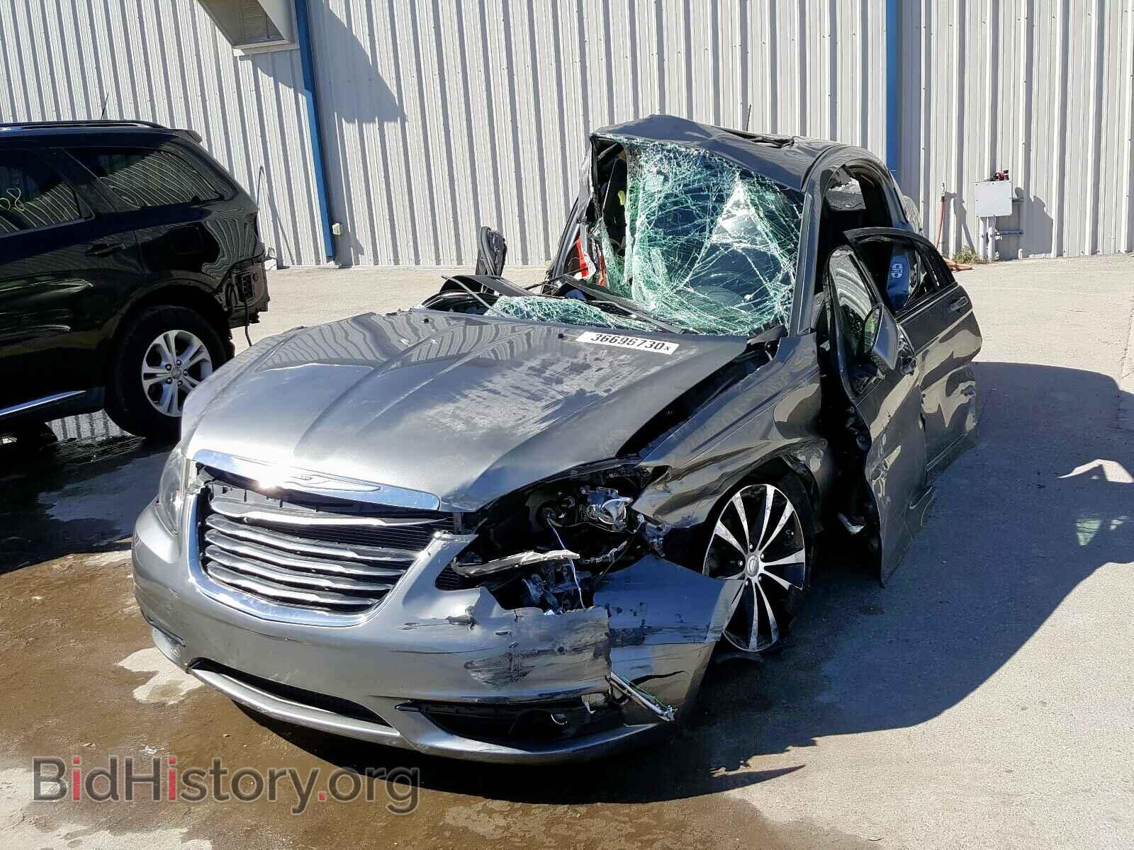 2011 CHRYSLER 200 - VIN: 1C3BC8FGXBN614485 - Фото 2