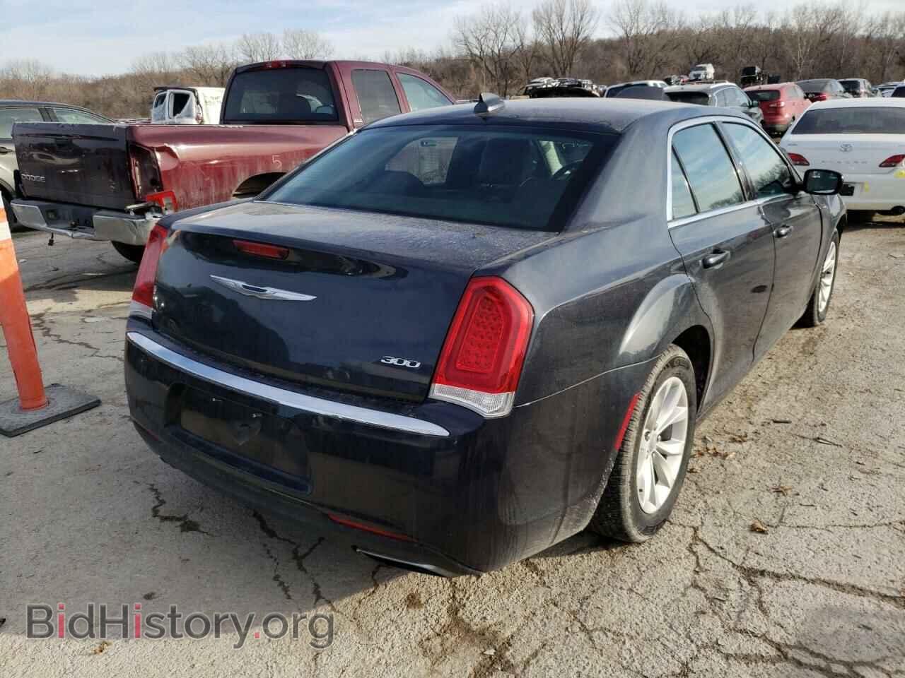 2016 CHRYSLER 300 - VIN: 2C3CCAAG3GH252387 - Фото 4