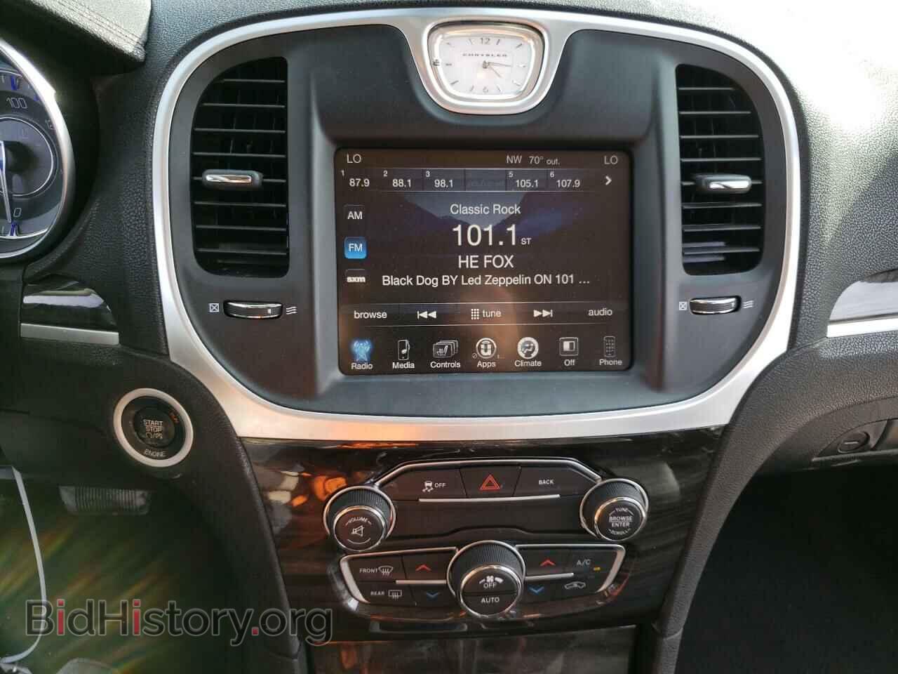 2016 CHRYSLER 300 - VIN: 2C3CCAAG3GH252387 - Фото 9