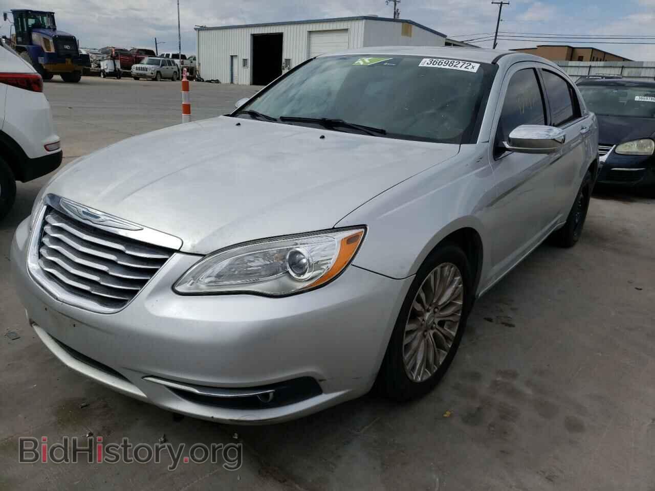 2012 CHRYSLER 200 - VIN: 1C3CCBCG0CN113208 - Фото 2