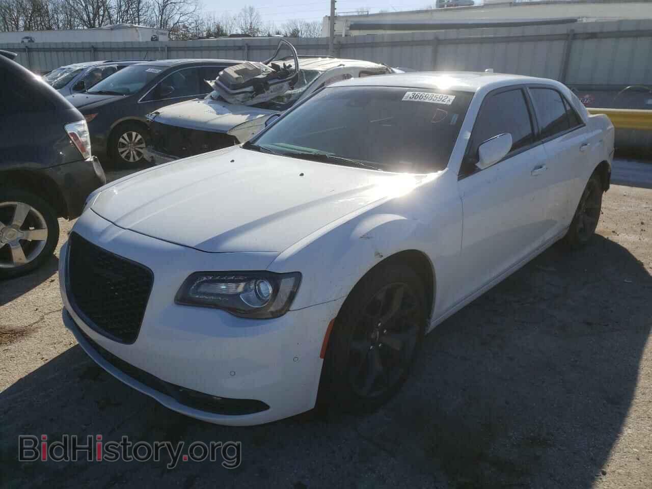 2020 CHRYSLER 300 - VIN: 2C3CCABG1LH181554 - Фото 2
