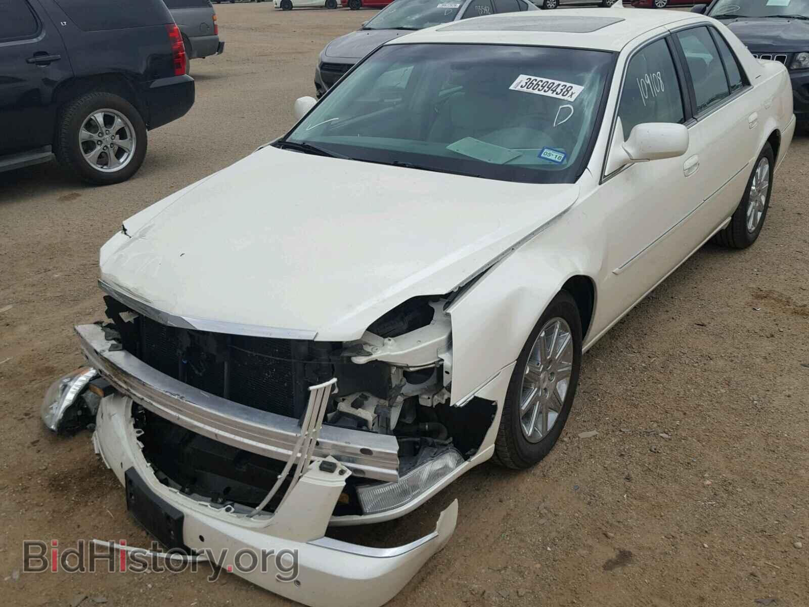 2011 CADILLAC DTS - VIN: 1G6KH5E64BU142944 - Фото 2