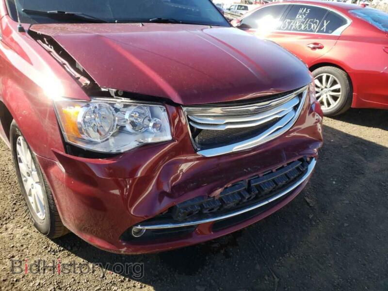2016 Chrysler MINIVAN (VIN 2C4RC1BG3GR213961) — photo 9 of 10
