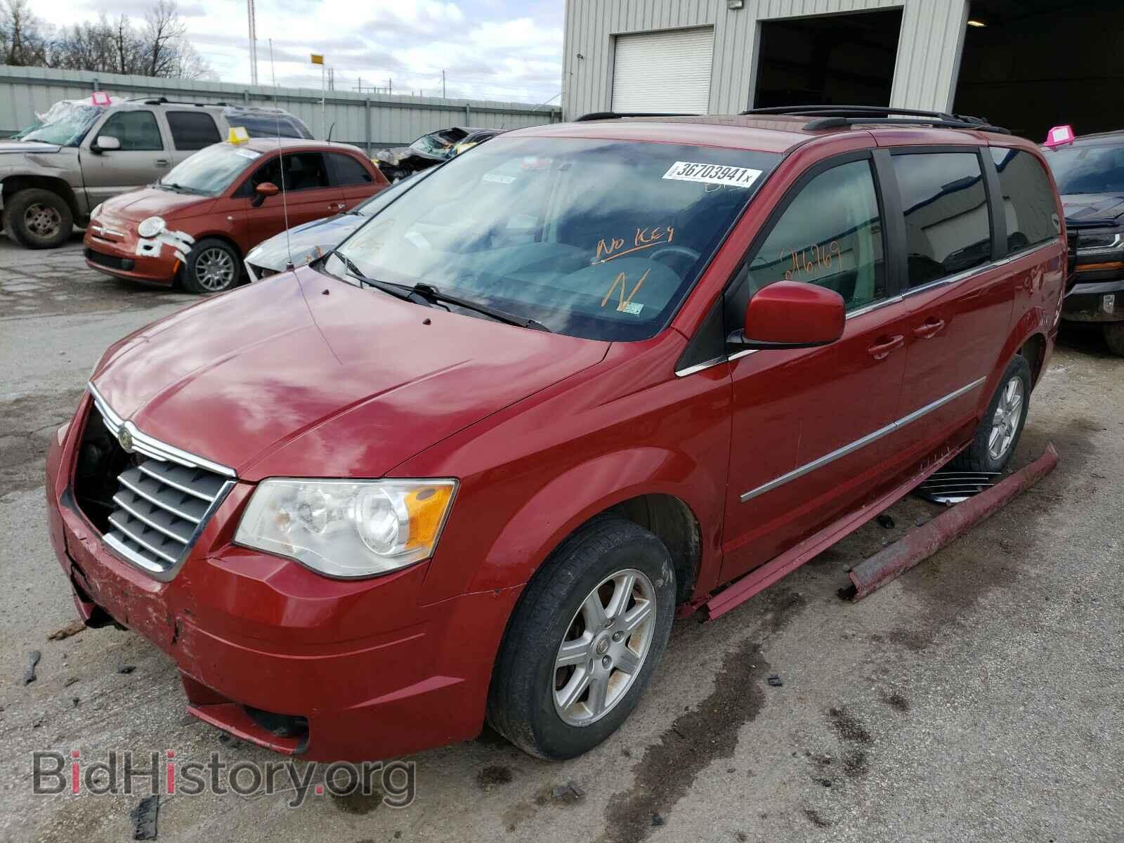 2010 CHRYSLER MINIVAN - VIN: 2A4RR5D10AR132285 - Фото 2