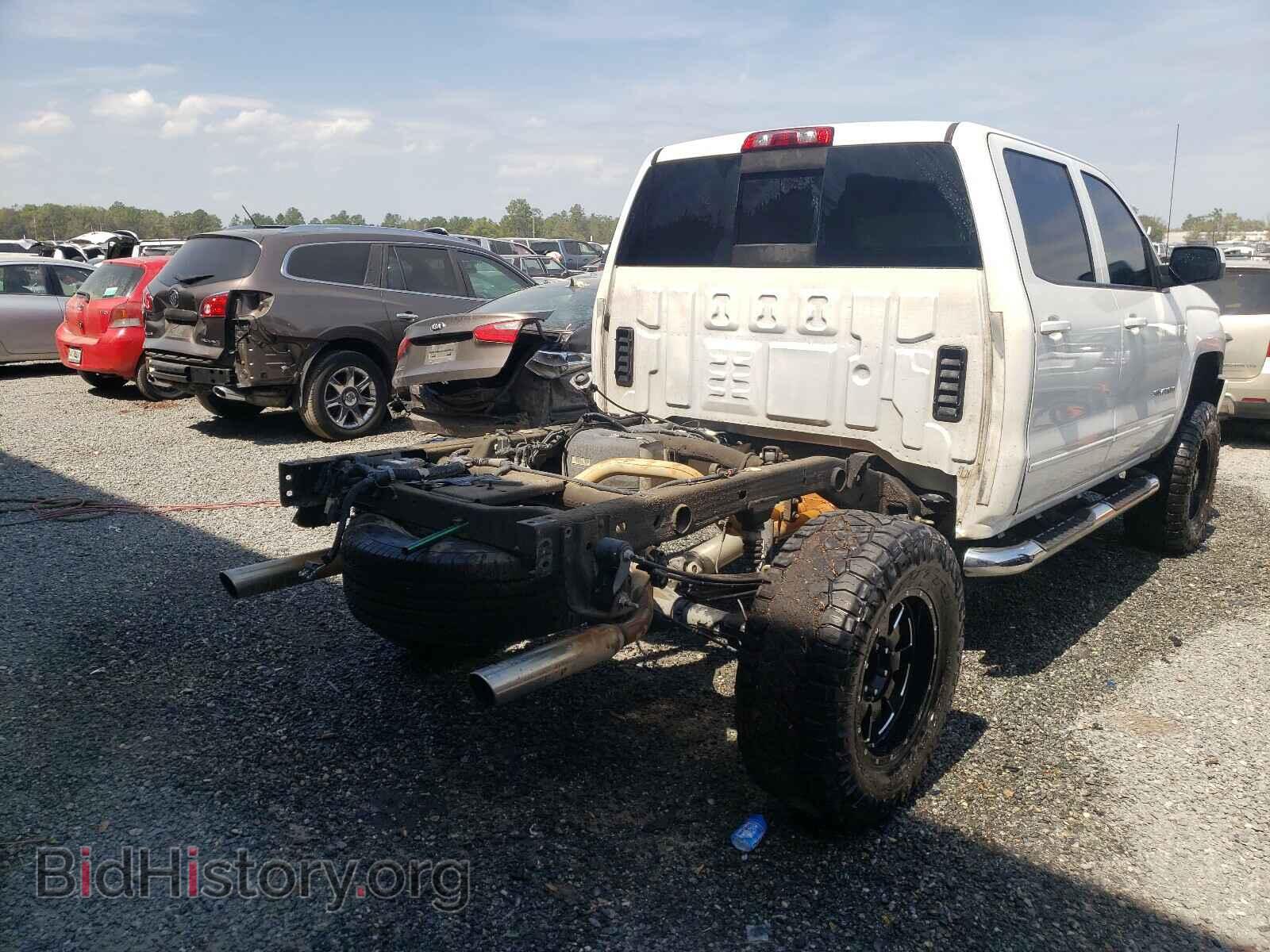 2017 CHEVROLET SILVERADO - VIN: 3GCUKREC8HG216740 - Фото 4
