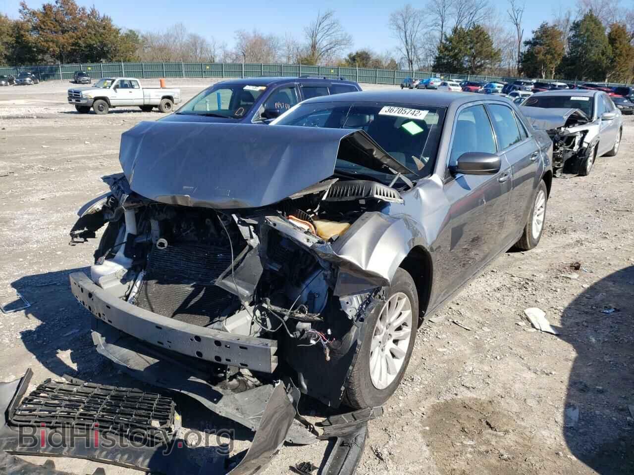 2011 CHRYSLER 300 - VIN: 2C3CA4CG3BH587436 - Фото 2