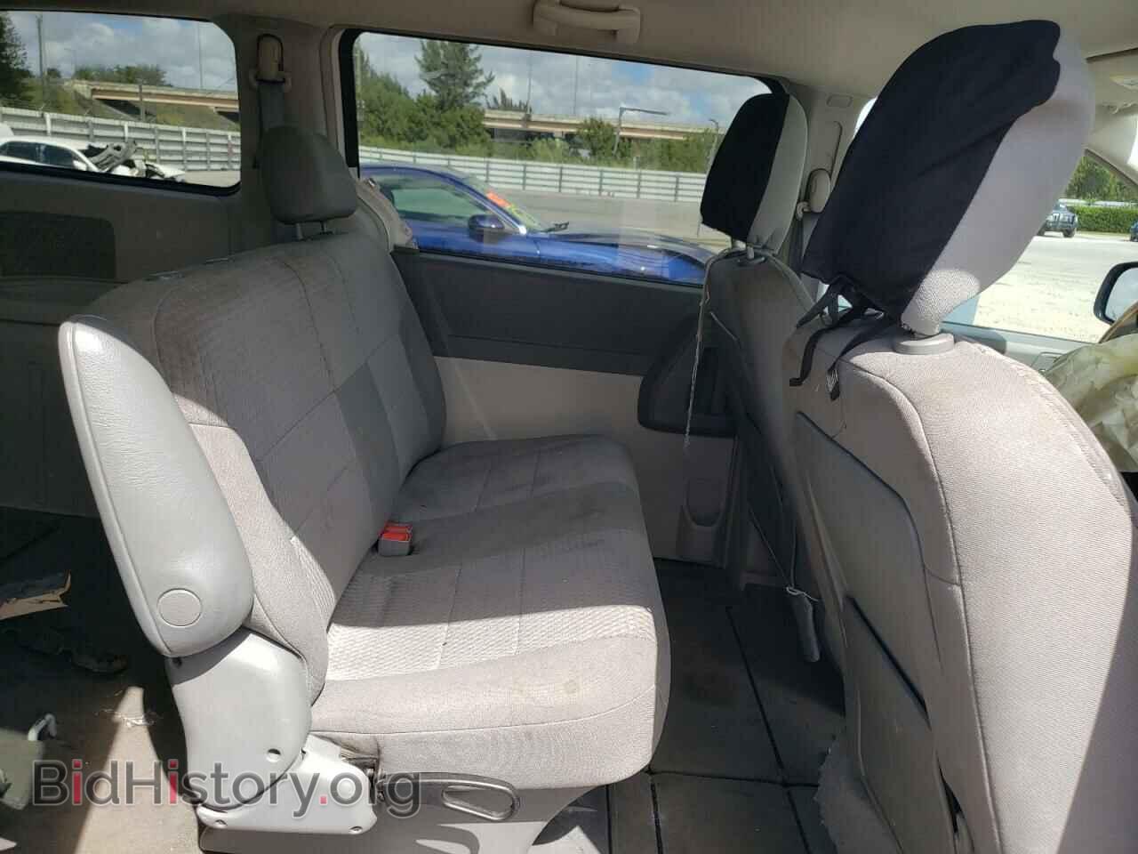 2008 CHRYSLER MINIVAN - VIN: 2A8HR44H98R795432 - Фото 6
