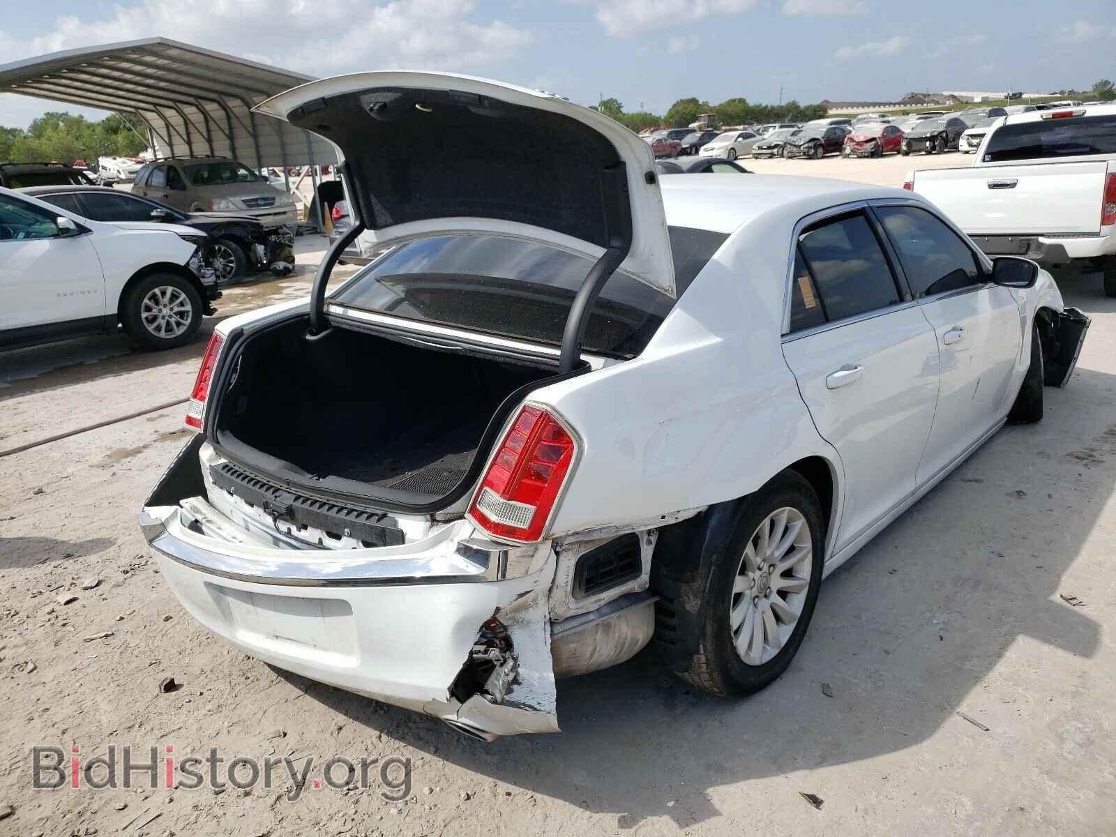 2014 CHRYSLER 300 - VIN: 2C3CCAAG2EH373473 - Фото 4