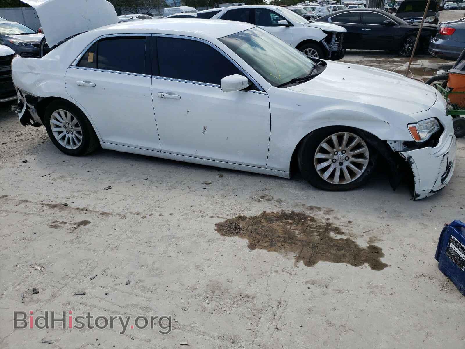 2014 CHRYSLER 300 - VIN: 2C3CCAAG2EH373473 - Фото 9