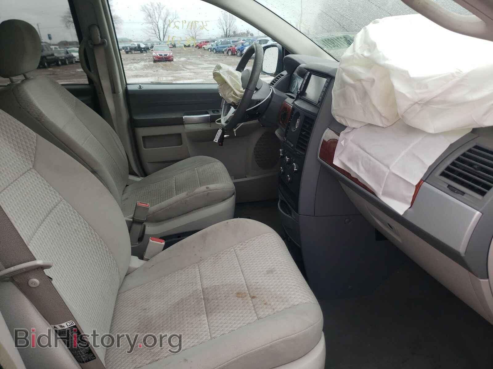 2008 CHRYSLER MINIVAN - VIN: 2A8HR54P78R151490 - Фото 5