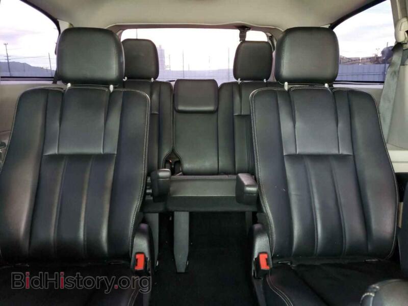 2016 Chrysler MINIVAN (VIN 2C4RC1BG4GR299104) — photo 10 of 13