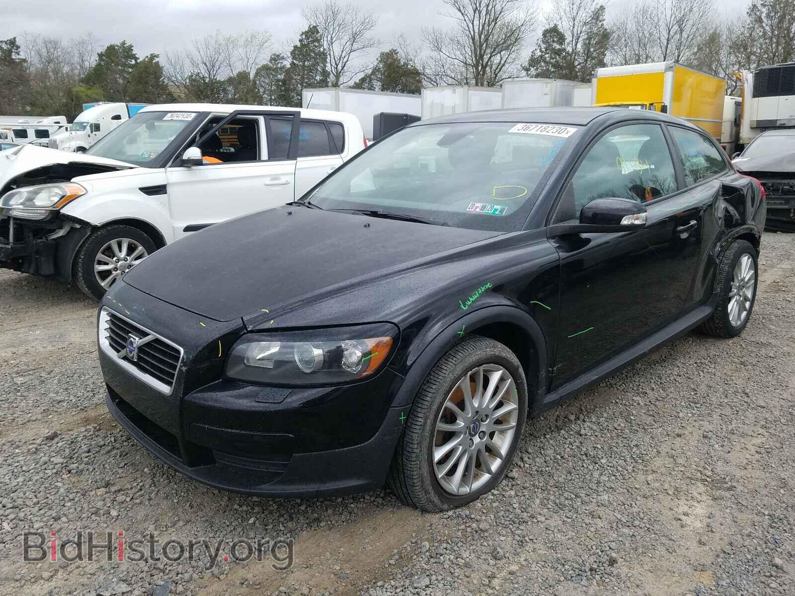 2010 VOLVO C30 - VIN: YV1672MK3A2184704 - Фото 2