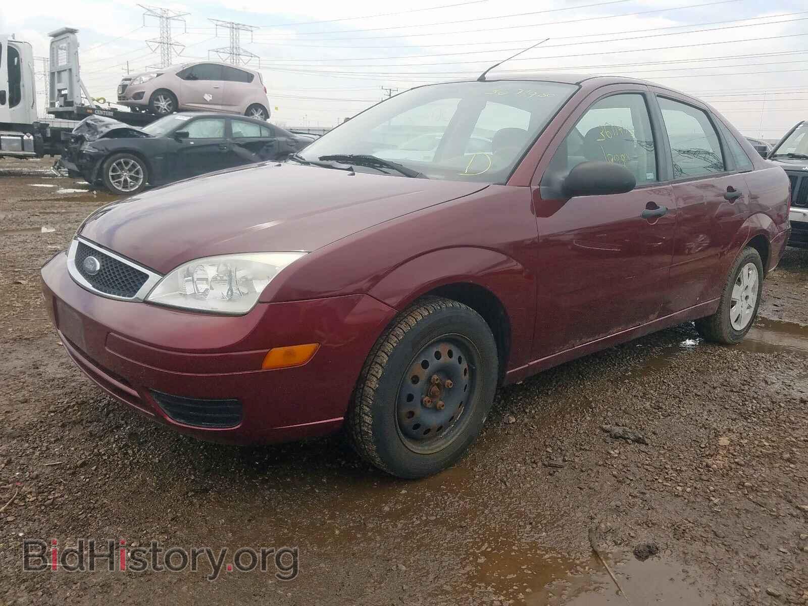 2007 FORD FOCUS - VIN: 1FAFP34N57W215917 - Фото 2